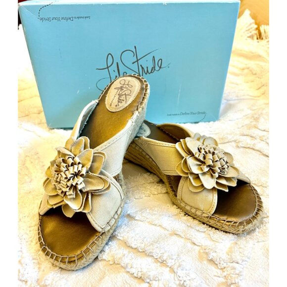 Life Stride Size 9 Ladies Wedged Sandal - Picture 5 of 10